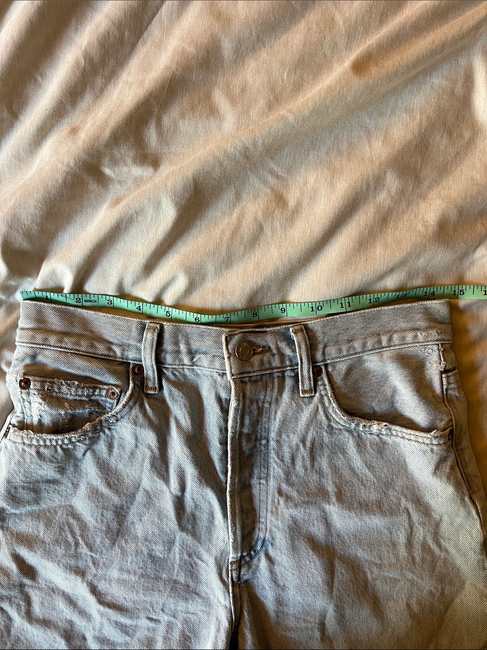 AGOLDE Dee Cotton Denim Cutoff Shorts in Jinx - Size 27 - Picture 9 of 13
